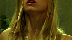 लेस्बियन मैडम की चूत चाटने से जोरदार कराहना