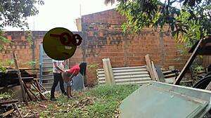 Latina amateur pays ifood delivery guy with bare pussy, he cums inside in interracial gangbang.