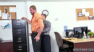 i saw a straight male nude photo on my gay first day at work