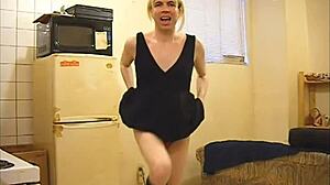 Lilynevans gogo dances before getting banged in the club.