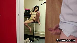 nasty beauty, wanna take all that jizz on your face while sucking hard?