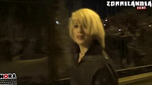 deutsche dünne amateur teen 18+ hat outdoor sex im wald im stehen.