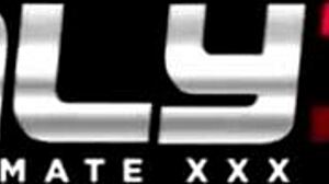 Curvaceous Bella Reese Twerks During Hardcore Action