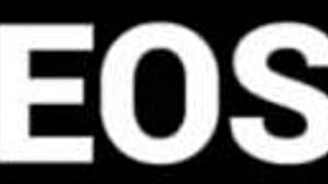 In the swing house, the old friend cuckolded the husband, fucking the wife through the gloryhole and cumming on her face
