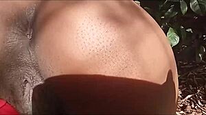 wild puta sucking in the car, banging hard