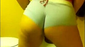 Blonde Amateur Shakes Her Big Ass On Private Webcam