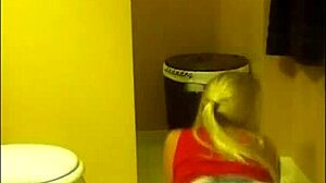 Blonde Amateur Shakes Her Big Ass On Private Webcam