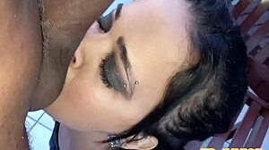 Fumando e mamando dando o cu fumando fumando e fodendo sem camisinha completo no red