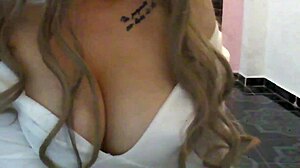 Feeling so hot with my best friend’s erotic story