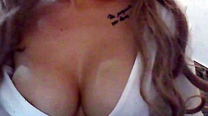 Feeling so hot with my best friend’s erotic story