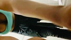 i couldn't hold it in the gym, went to the bathroom for pussy play