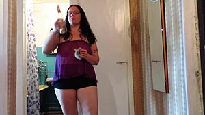 mature milf urinates suggestively