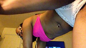 curvy amateur babe twerking her hips in an exciting performance