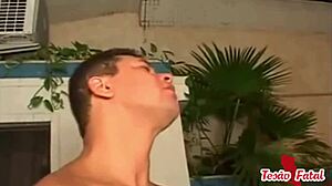 Mineirinha gives tasty ass in outdoor creampie