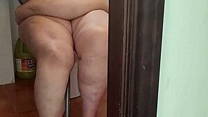 Coolmarina is so hot, she needs to fuck, she needs cocks