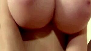 me follo a la perra de mi morra sobrina en la cocina cuando esta limpiado la casa la que no quer�a coger y termina comi�ndose hasta el semen en su boca - rud danger