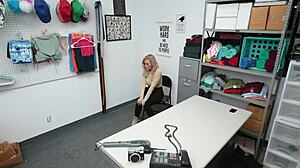 esposa puta folla con compañero de trabajo y se masturba como zorra