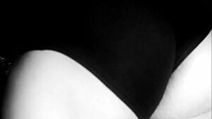 I can't stop staring at this thicc white girl's big curvy ass on display