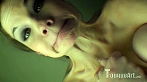 Felicity flexibly sucks tongue in shaved fetish scene