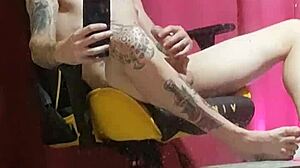 Hey, see me all clean and horny on webcam! 😏