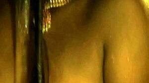 Dancing bollywood babe is sexy