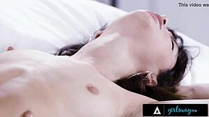 Emily Willis and Jane Wilde share dirty oral pleasure!