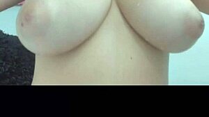 Teen showing her natural tits in a casual chat