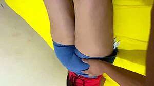 Pick up stranger on street to help, she repays with blowjob in car