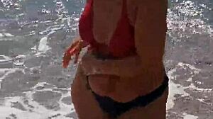 i am a mature wife on holiday at the beach looking for a big cock to suck