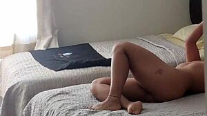 me espía cuando voy a bañarme y luego pasa esto?