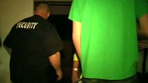 कॉक चूसने वाली कोएड रंडी सोरॉरिटी पार्टी में कई लड़कों से चुदाई