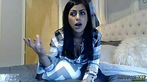 Briana lee's webcam member show on october 7th 2015 featuring natural amateur solo performance