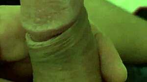 minha rola dura no banheiro