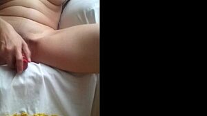 Watch This Mature Girl Toy Her Pussy With Anal Toys!