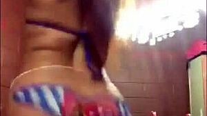 Big ass ebony girl twerking
