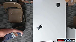 stunning thief caught and analized by officer