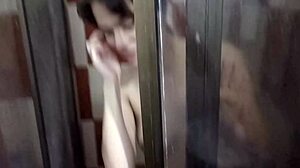 हॉट सौतेली बहन के साथ शावर में घुसकर जोरदार चोदा पार्ट 1