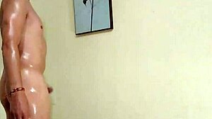 Gay pasivo enjoys intense anal action