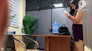 Puse Una Camara Espia A Secretaria Argentina De 18 Años En La Oficina