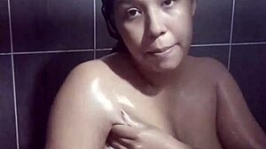Video of Venezuelan couple caught in bathroom