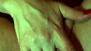 sexy stranger agreed to masturbate in front of me for a reward