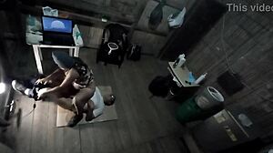 mi hermanastra militar llega caliente y follamos en el piso despues de meses