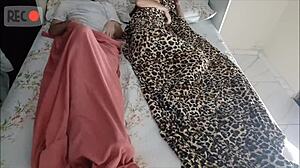 Sobrinha teve que dividir a cama com tio devido reforma de sua casa tudo tramado pelo tio