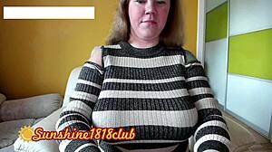 Wednesday Addams cosplays in striped prison outfit, masturbates on camera