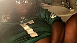 Busting a nut at 3am with my toy 😏