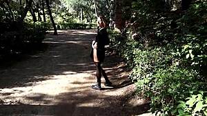 i'm getting naked in this public park in barcelona, showing my tits