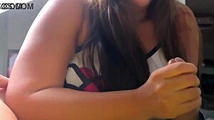 sal de mi cuarto que me quiero masturbar si no sales igual me masturbare