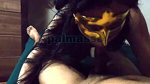 गीली मिल्फ का घरेलू वीडियो में लंड गले तक चूसा