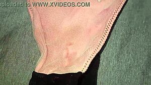 karen me dejó jalármela con su tanga rosa favorita y me prestó todos sus calzones hasta echarle toda la leche