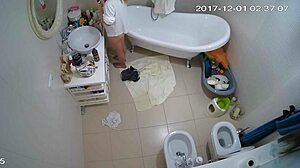 smart voyeur watches shaved amateurs masturbate